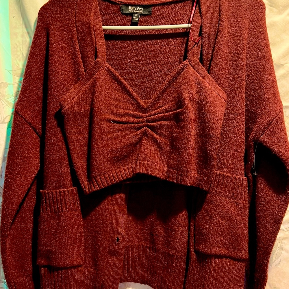 Witty fox XS, two-piece burgundy, matching sweater with crop top.